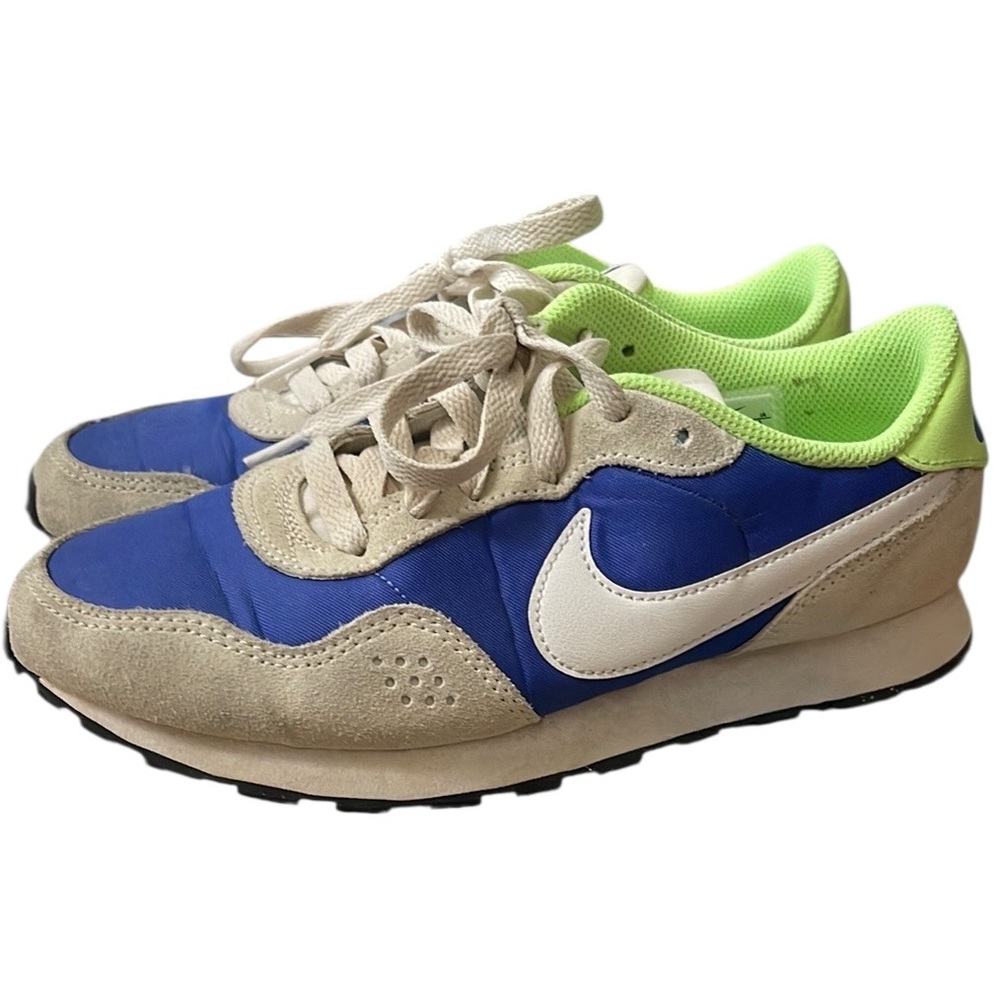 Nike CN8558 blue and green Valiant running shoe